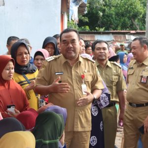 Tinjau Lokasi Kebakaran di Pasar Medang, Bupati Blora Serahkan Bantuan
