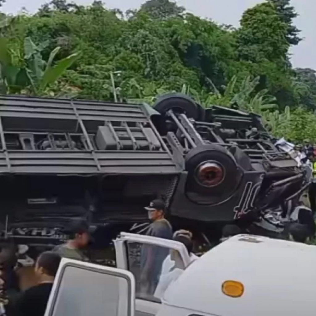 Kronologi Bus Terjun Bebas di Tol Pemalang, Pengemudi Diduga Kurang Fokus