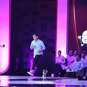 Bongkar Busana Unik Karya Anak Bangsa yang Dipakai Prabowo-Gibran pada Debat Cawapres 2024