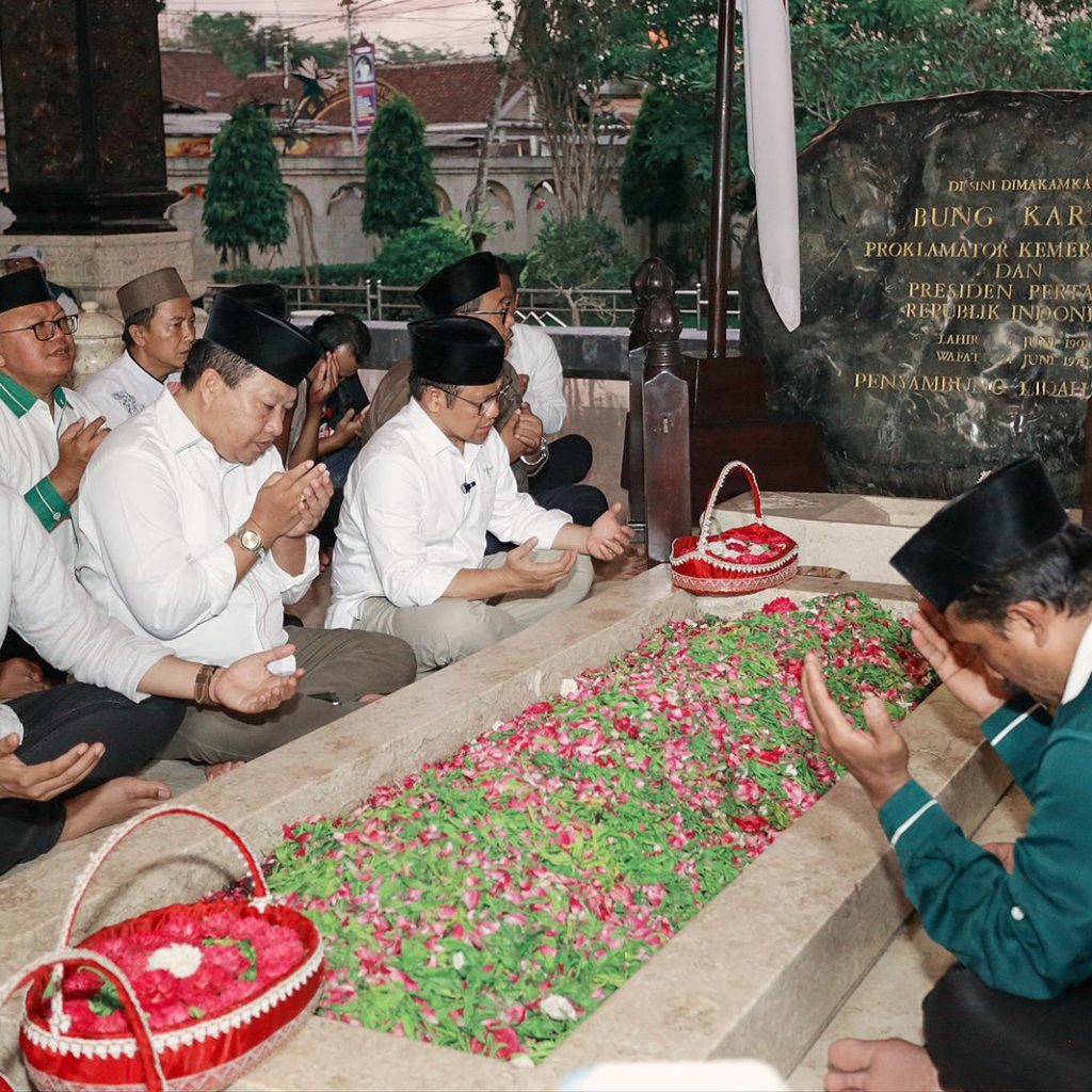 Cak Imin Ziarah ke Makam Bung Karno, Ungkap Diperintah Kiai