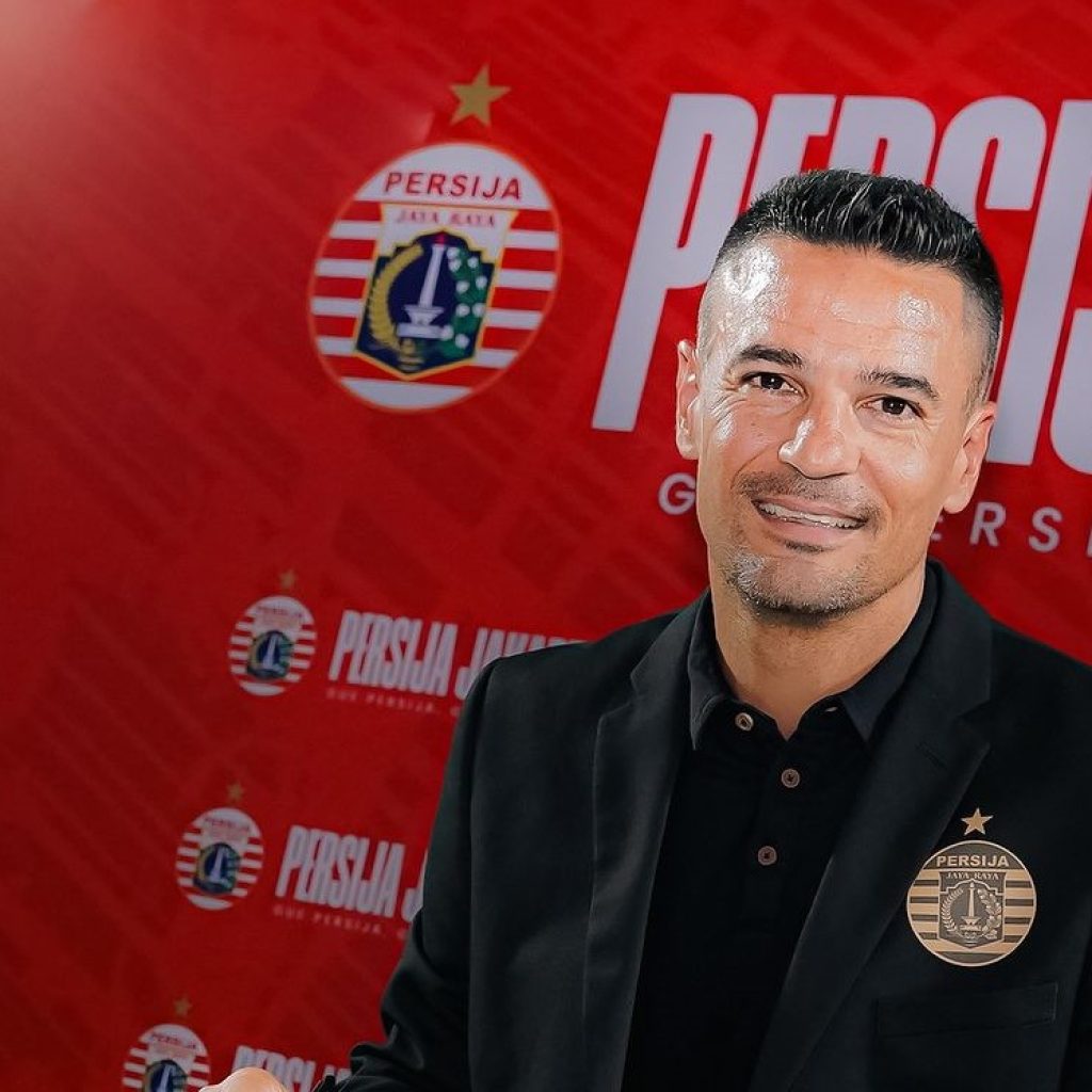 Carlos Pena ditunjuk jadi pelatih baru Persija. Foto: instagram.com/persija