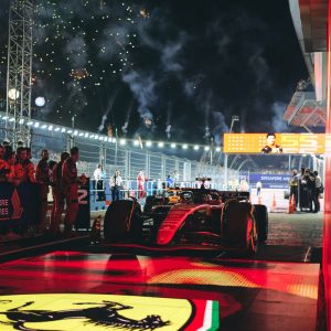 Hasil Race F1 GP Singapura 2023: Carlos Sainz Patahkan Rekor Beruntun Red Bull