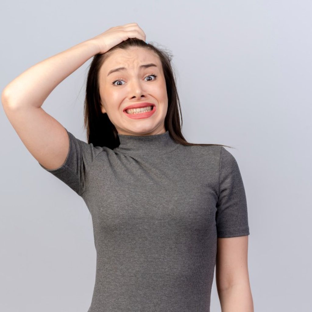 Cara mencegah rambut beruban di usia muda. Foto: freepik.com/stockking