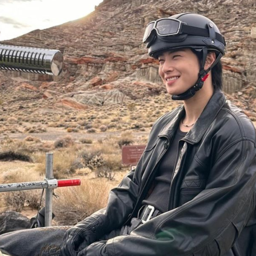 Cha Eun-woo debut solo dan puncaki tangga lagu. Foto: instagram.com/eunwo.o_c