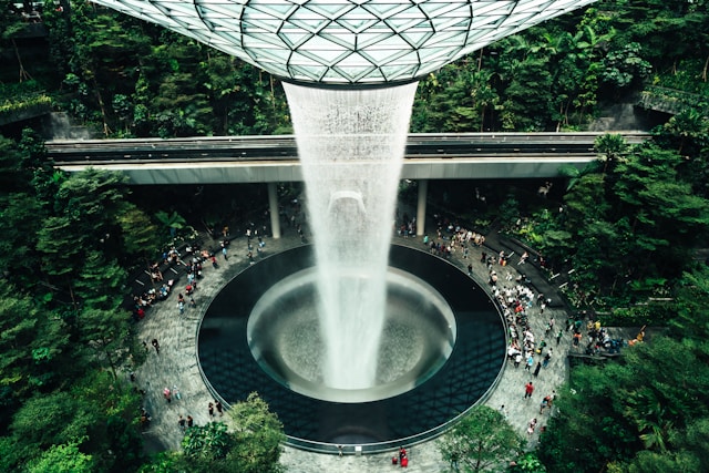 Rekomendasi tempat makan halal di Changi Airport. Foto: unsplash.com/kamiltatol
