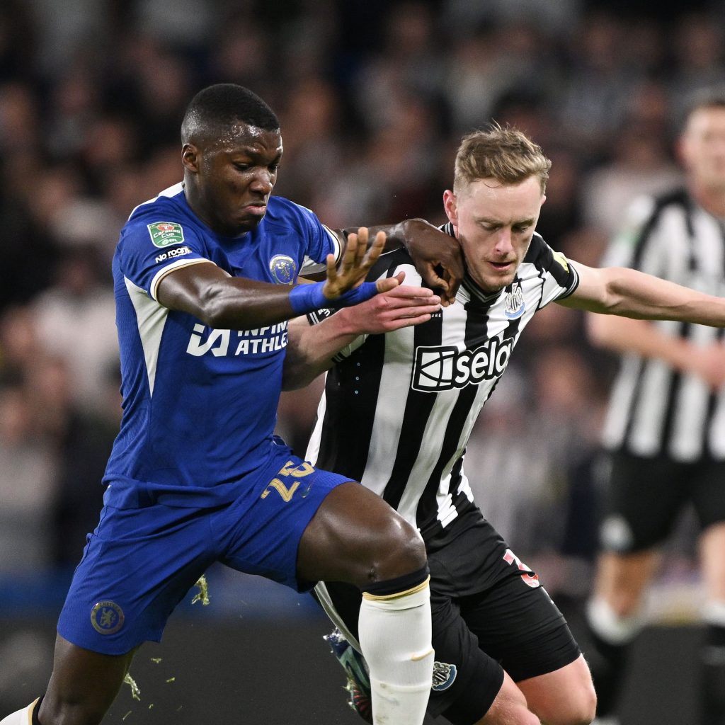 Pelatih Chelsea dan Newcastle kecam sosok pitch invader di pertandingan kedua klub. Foto: x.com/NUFC