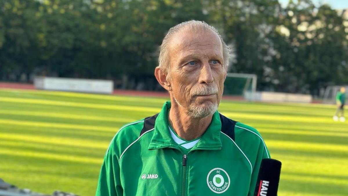 Mantan pelatih VfB Stuttgart, Christoph Daum meninggal dunia. Foto: instagram.com/christoph_daum_official