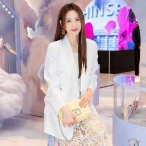 Setelah 5 Tahun Menikah, Aktris Claudia Kim Dikabarkan Bercerai dari Mantan CEO WeWork