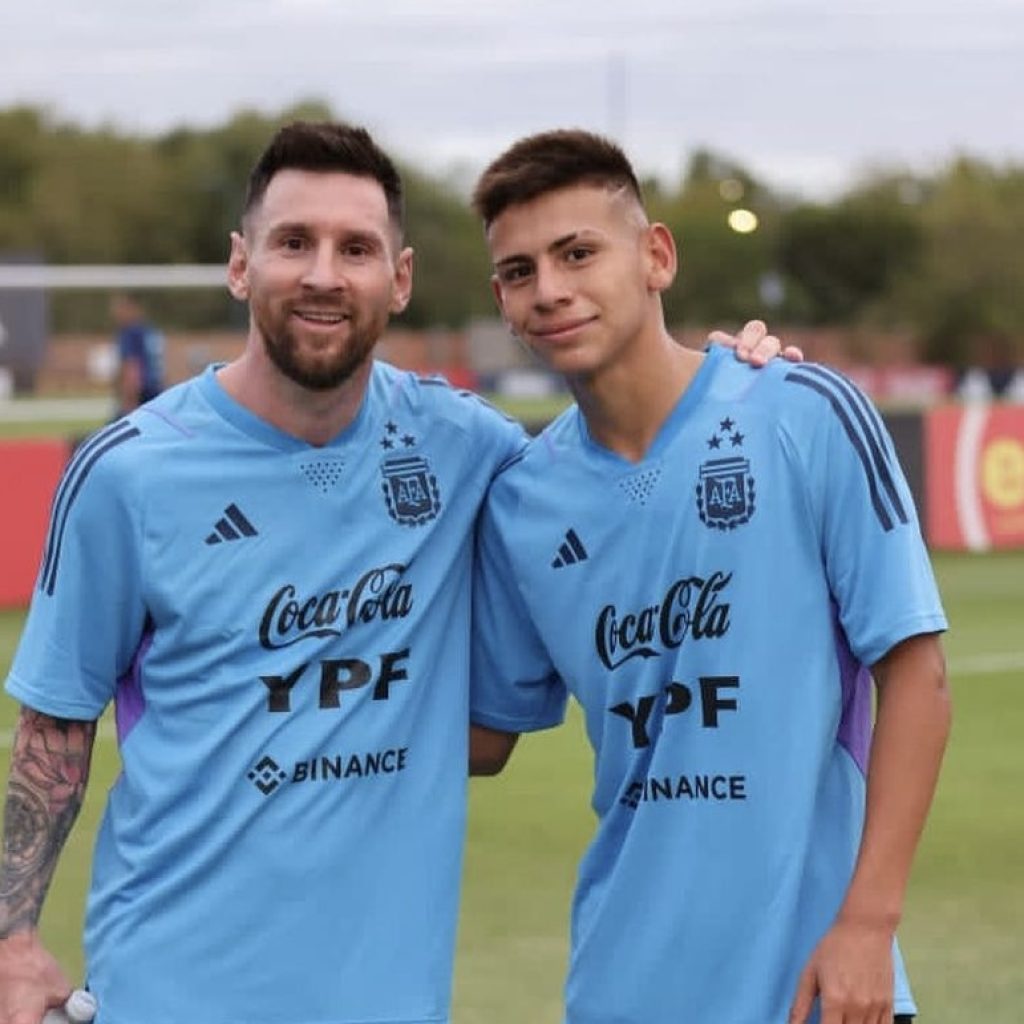 Claudio Echeverri akan berpindah ke Manchester City. Foto: instagram.com/claudioecheverri_