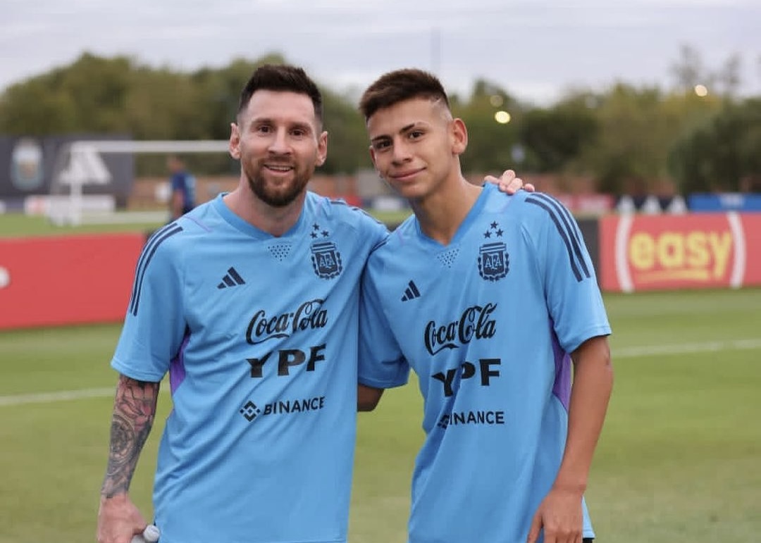 Claudio Echeverri akan berpindah ke Manchester City. Foto: instagram.com/claudioecheverri_