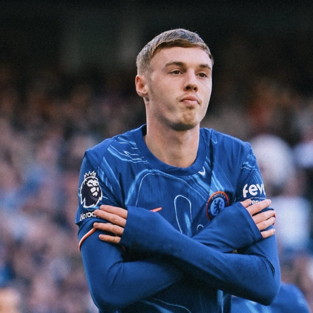 Penampilan Cole Palmer dibandingkan dengan legenda Chelsea, Gianfranco Zola. Foto: x.com/ChelseaFC