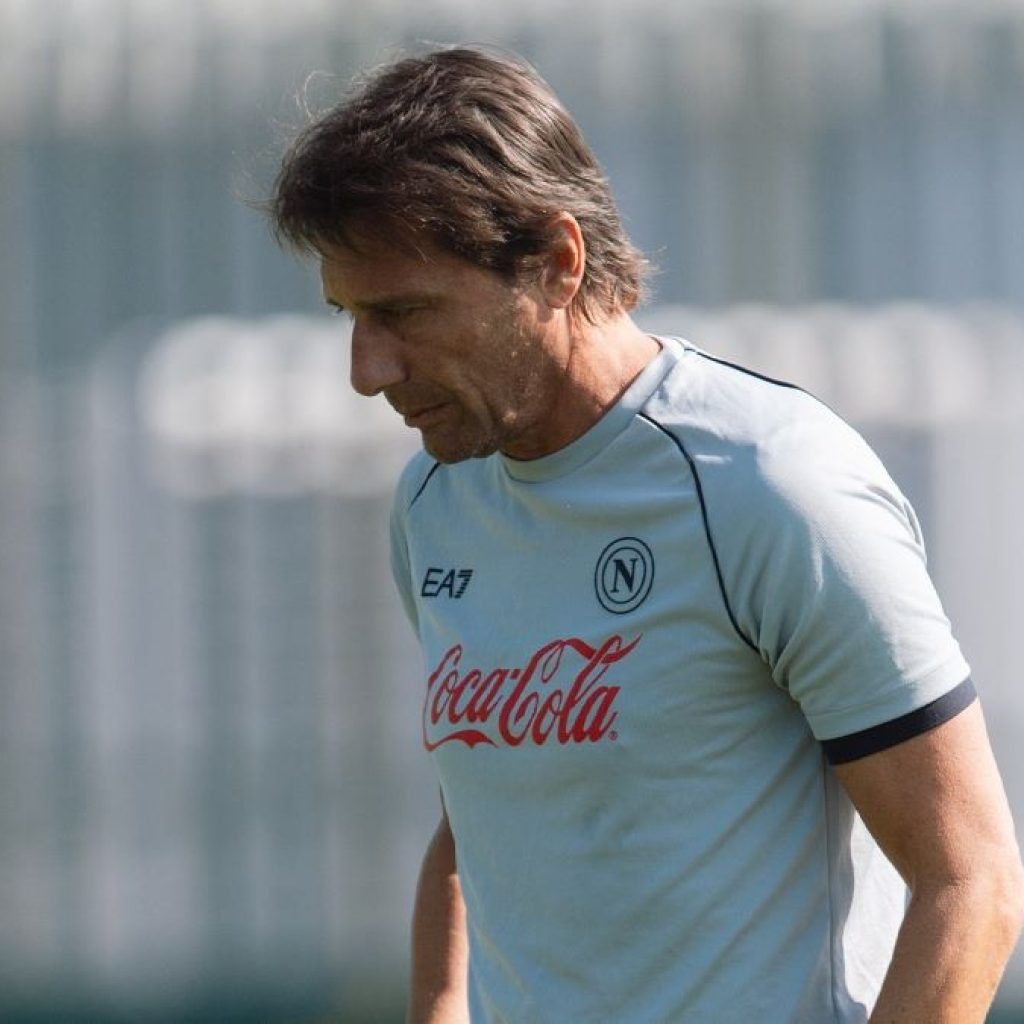 Napoli ‘Meleyot’ di Depan Verona, Conte Minta Maaf ke Penggemar