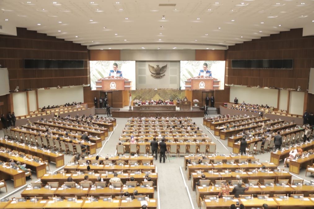 Pengamat politik kritik DPR yang sahkan RUU Kementerian Negara dan Wantimpres. Foto: menpan.go.id
