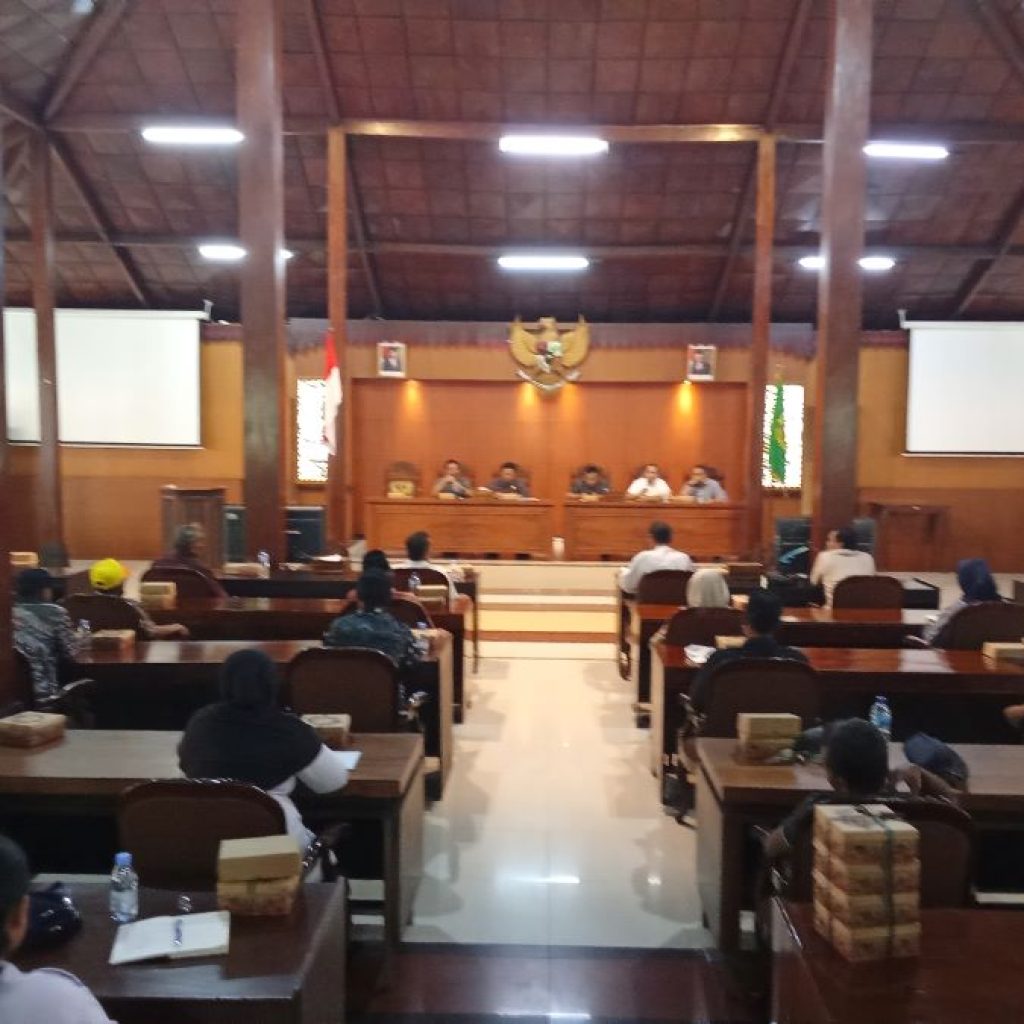 BPD dan Masyarakat Desa Sendangharjo Datangi DPRD Blora untuk Audiensi dan Sampaikan Poin Penting
