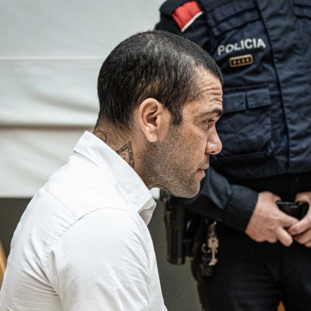 Dani Alves dijatuhi hukuman 4,5 tahun penjara. Foto: x.com/FabrizioRomano