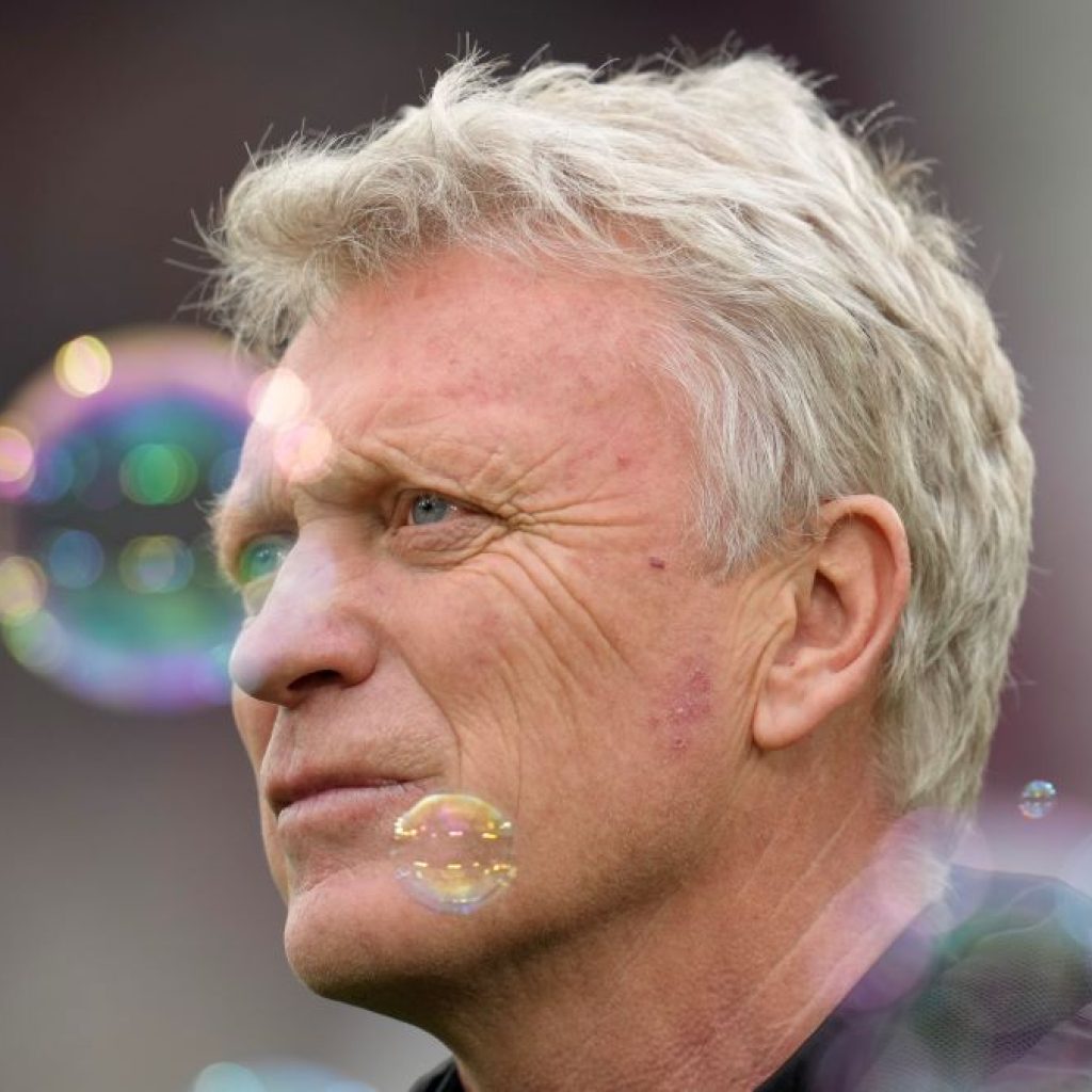 Penggemar West Ham minta David Moyes untuk mundur sebagai pelatih. Foto: x.com/WestHam