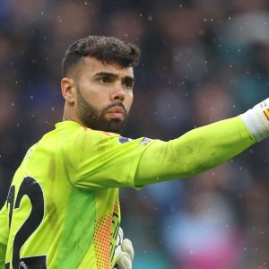 Ada Perban di Lutut David Raya saat Tinggalkan Etihad, Pertanda Cedera?