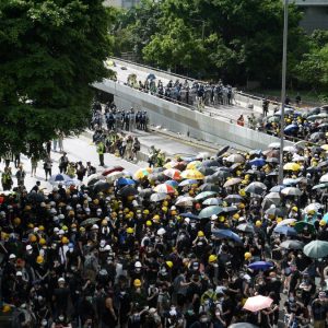 Ratusan Mahasiswa hingga Guru Besar UNJ Menggelar Aksi Demo, Tuntut Harga Pangan dan Kritik Jokowi 