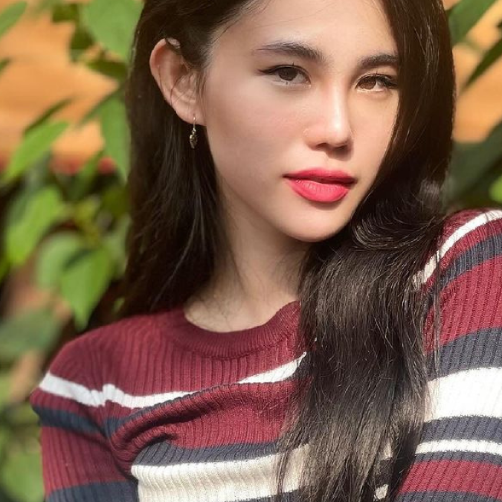 TUTURPEDIA - Viral Usai Terjebak di Jalur Busway, Zoe Levana Disebut Pernah Tawarkan Diri Jadi Selingkuhan Gus Zizan