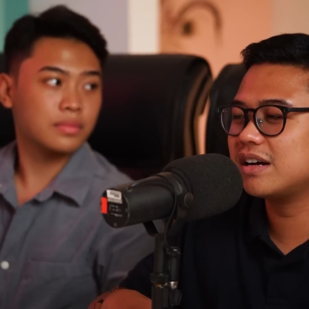 Putra sulung eks Bupati Cirebon, Satria Robi Saputra membantah tuduhan adiknya sebagai tersangka kasus pembunuhan Vina Cirebon. Foto: Tangkapan Layar YouTube Gritte Agatha