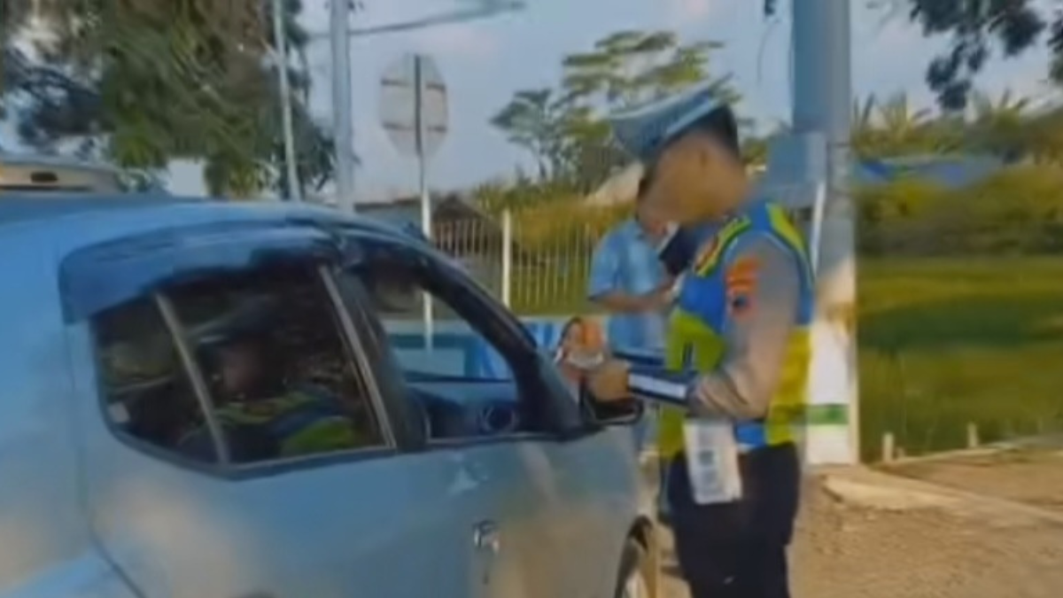 Pihak kepolisian Pati melakukan operasi mengamankan kendaraan bodong. Foto: instagram.com/polresta_pati