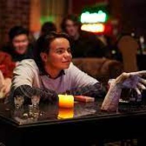 Dibintangi Aktor Trans, Film Horor Talk to Me Dilarang di Kuwait