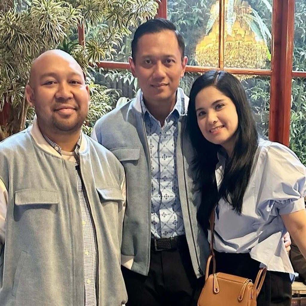 Didit Hediprasetyo beri jaket khusus untuk AHY. Foto: instagram.com/annisayudhoyono