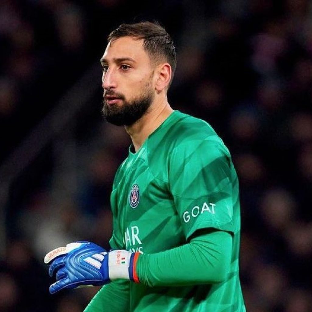 Kiper PSG Donnarumma diberi sanksi larangan bermain dua pertandingan. Foto: Instagram.com/donnarumma