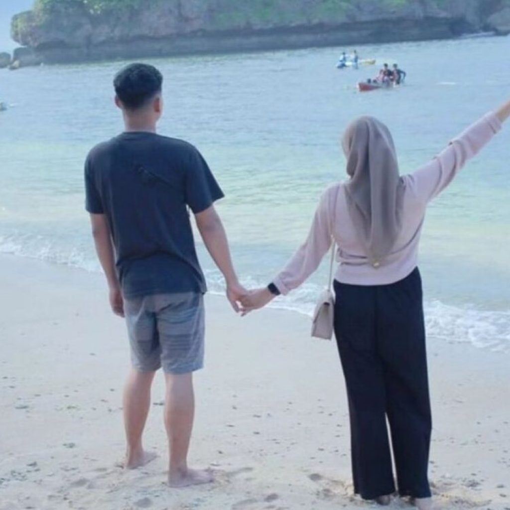 TUTURPEDIA - Viral! Berikut Kronologi Perselingkuhan Antara Guru dan Murid, Padahal Istri Sah Lulusan S2  