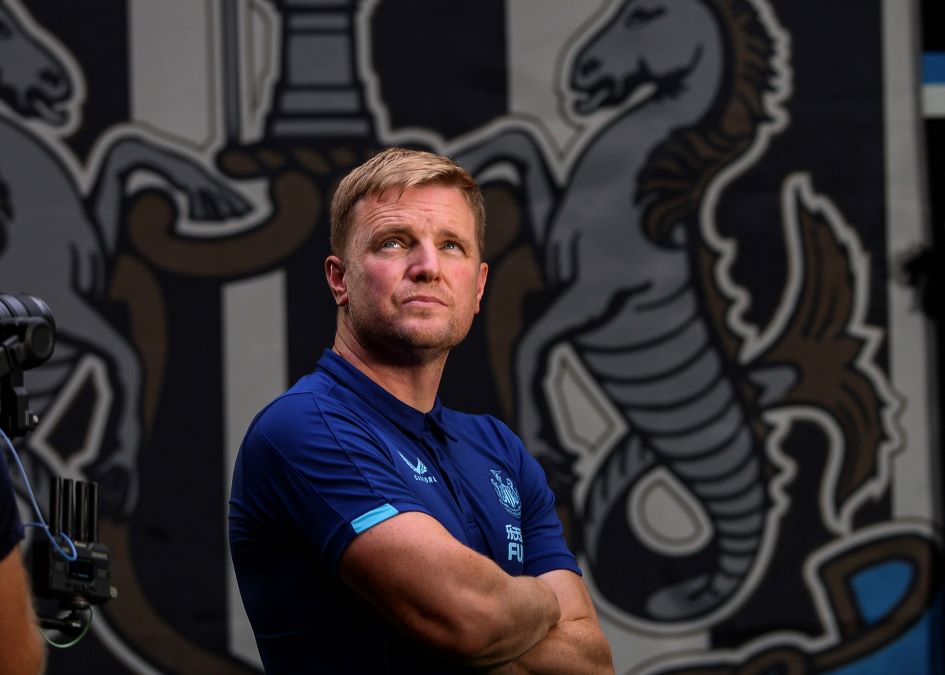 Eddie Howe tegaskan tetap bersama Newcastle usai rumor menyebutnya calon pelatih timnas Inggris. Foto: x.com/NUFC