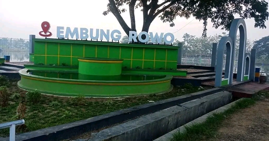 Embung Rowo Blora beralih fungsi jadi tempat hiburan malam. Foto: Dok. Istimewa