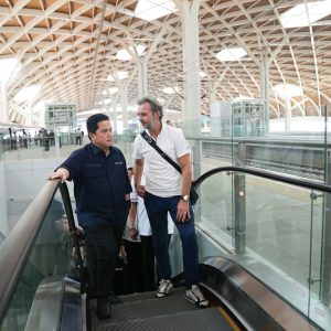Whoosh Akan Jadi Transportasi Piala Dunia U-17, Erick Thohir Naik Kereta Cepat Bersama Perwakilan FIFA