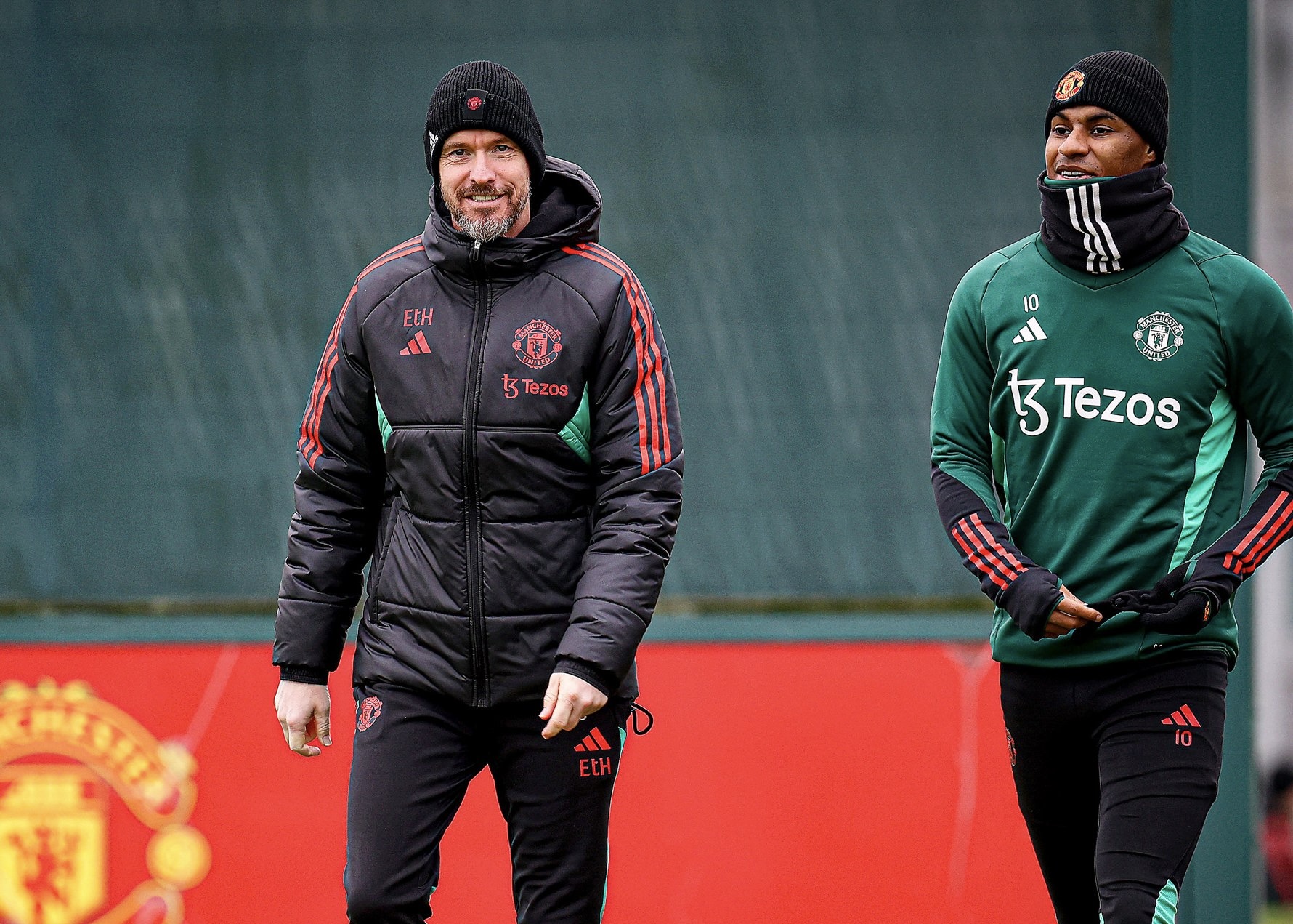 Erik ten Hag tidak khawatir dengan masa depannya meski performa MU jeblok di musim ini. Foto: x.com/ManUtd