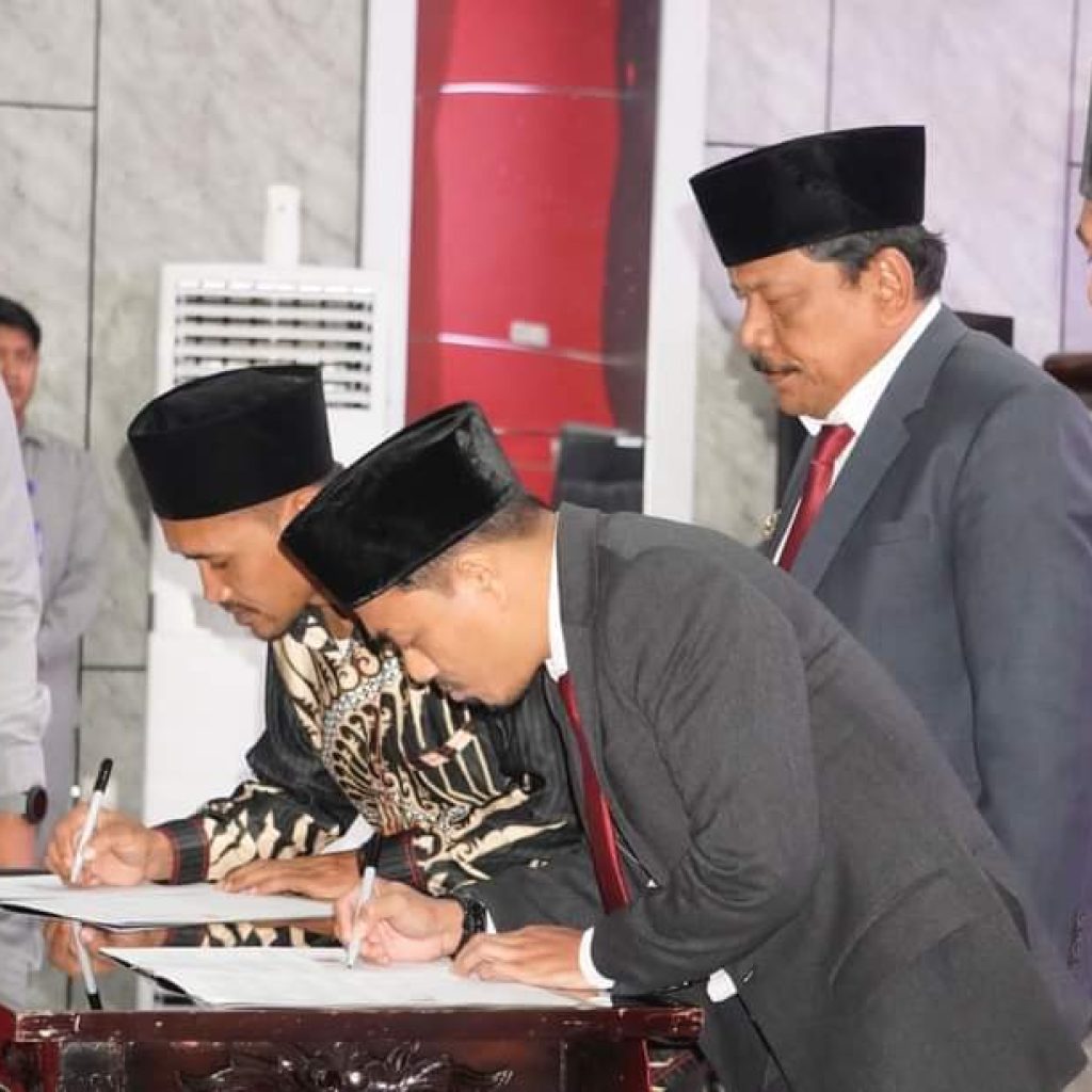 Tanda Tangani Naskah Perjanjian Hibah Daerah, Bupati Bengkulu Utara Harapkan Jadi Barometer Pemilu