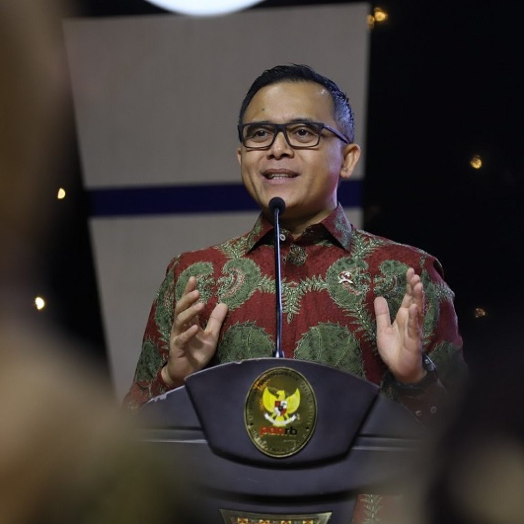 TUTURPEDIA - Curhatan Menteri PANRB: Tenaga Honorer Membludak Karena Banyak Orang Titipan
