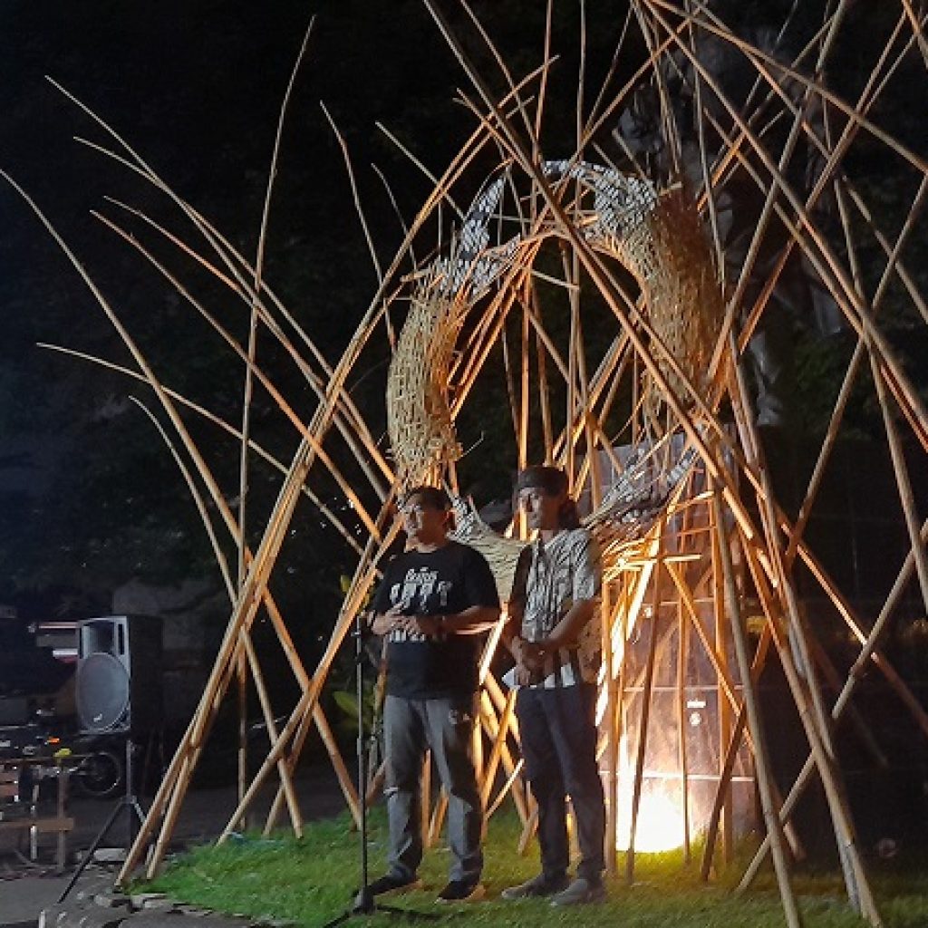 Pesantren Sastra Semarang Bincang dan Diskusi Buku ‘Penyair Sebagai Mesin’