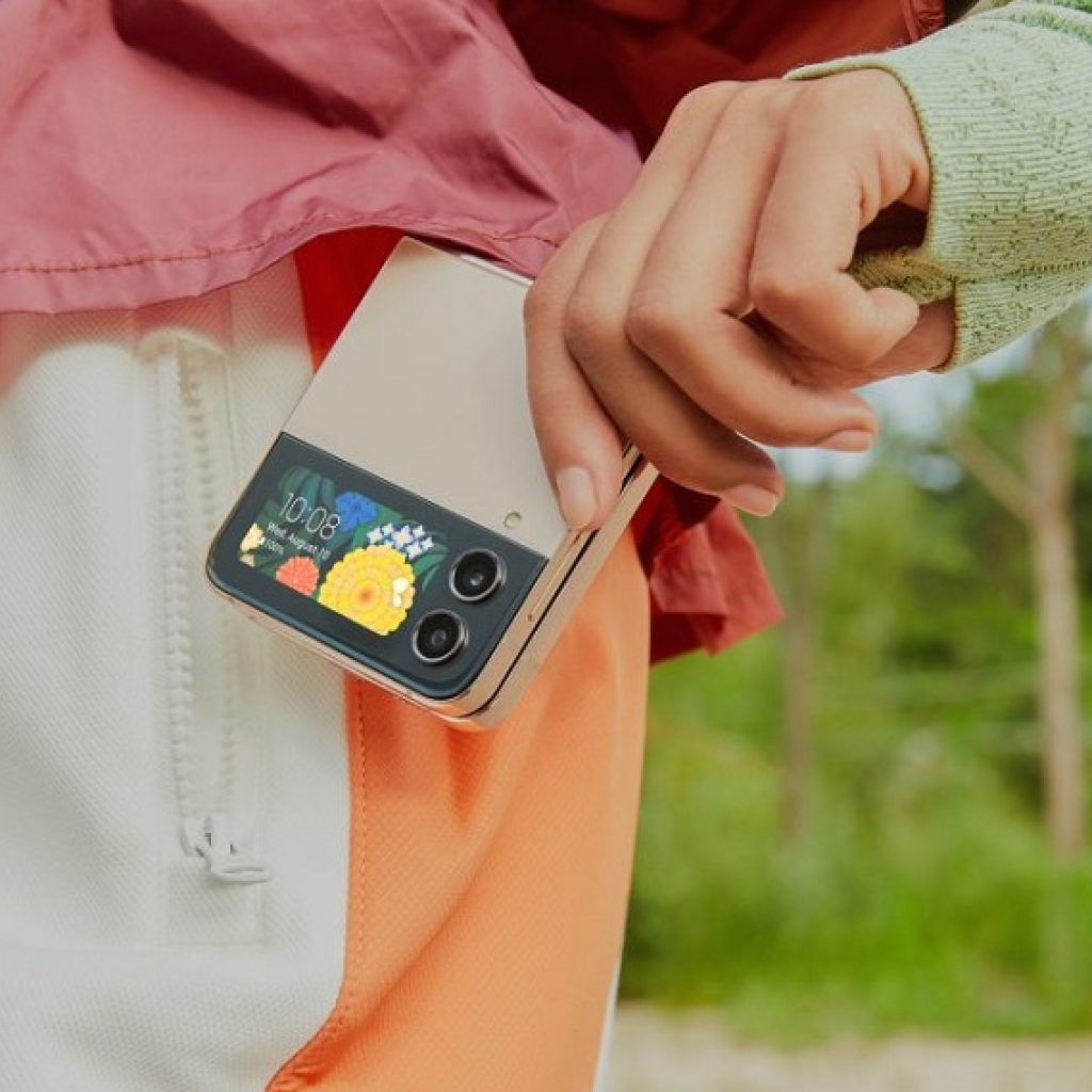 TUTURPEDIA - Keunggulan Smartphone Samsung Lipat yang Bikin Kamu Upgrade Hape