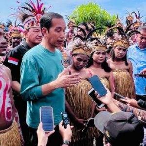 Bangga! Anak Muda Papua Bisa Bikin Laptop dan HP, Jokowi: Sebuah Lompatan Besar