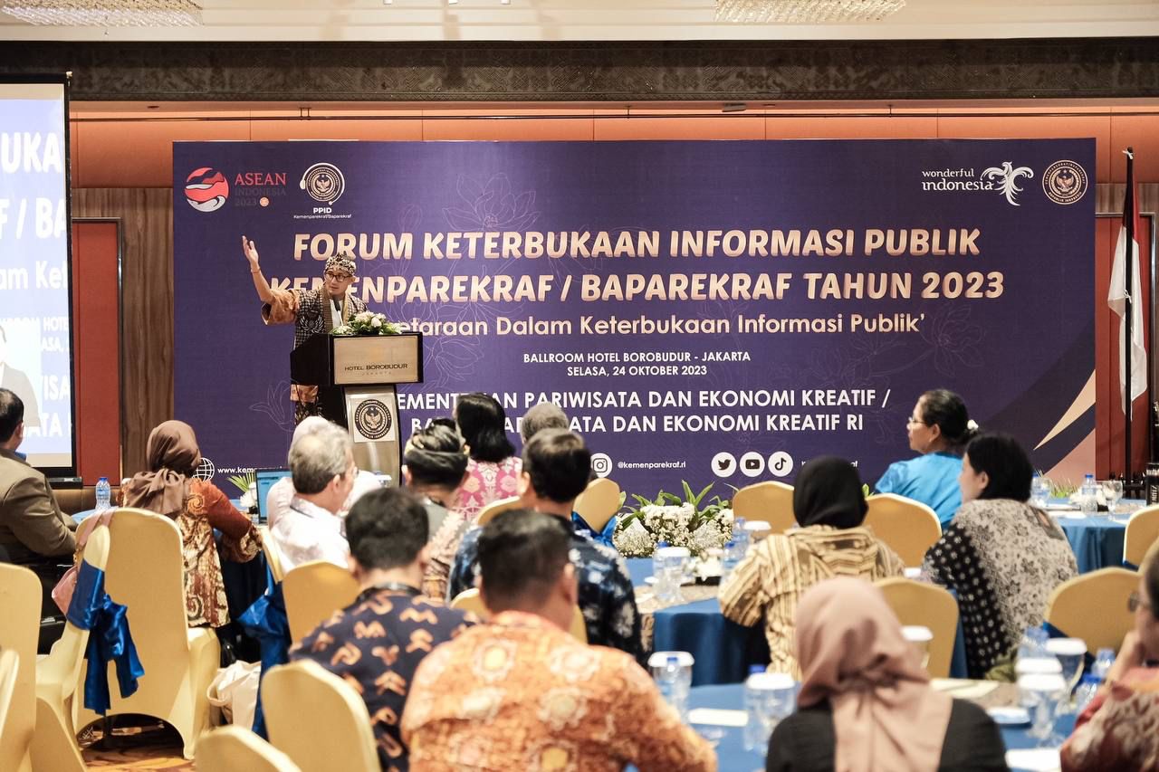Sandiaga Uno sebut informasi publik seputar kebijakan pemerintah harus bisa diakses oleh semua kalangan. Foto: Laman Kemenparekraf