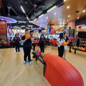 Funworld Bowling Kini Hadir di Queen City Mall Semarang, Bisa sampai 6 Pemain Sekaligus!