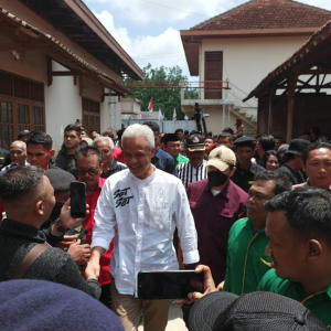 Ganjar Pranowo Tiba di Blora, Disambut oleh Sorak-sorai Gembira Masyarakat dan Relawan
