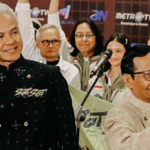 Ganjar-Mahfud Pakai Baju Beskap Ramah Lingkungan Usai Debat Cawapres 2024, Apa Maknanya?