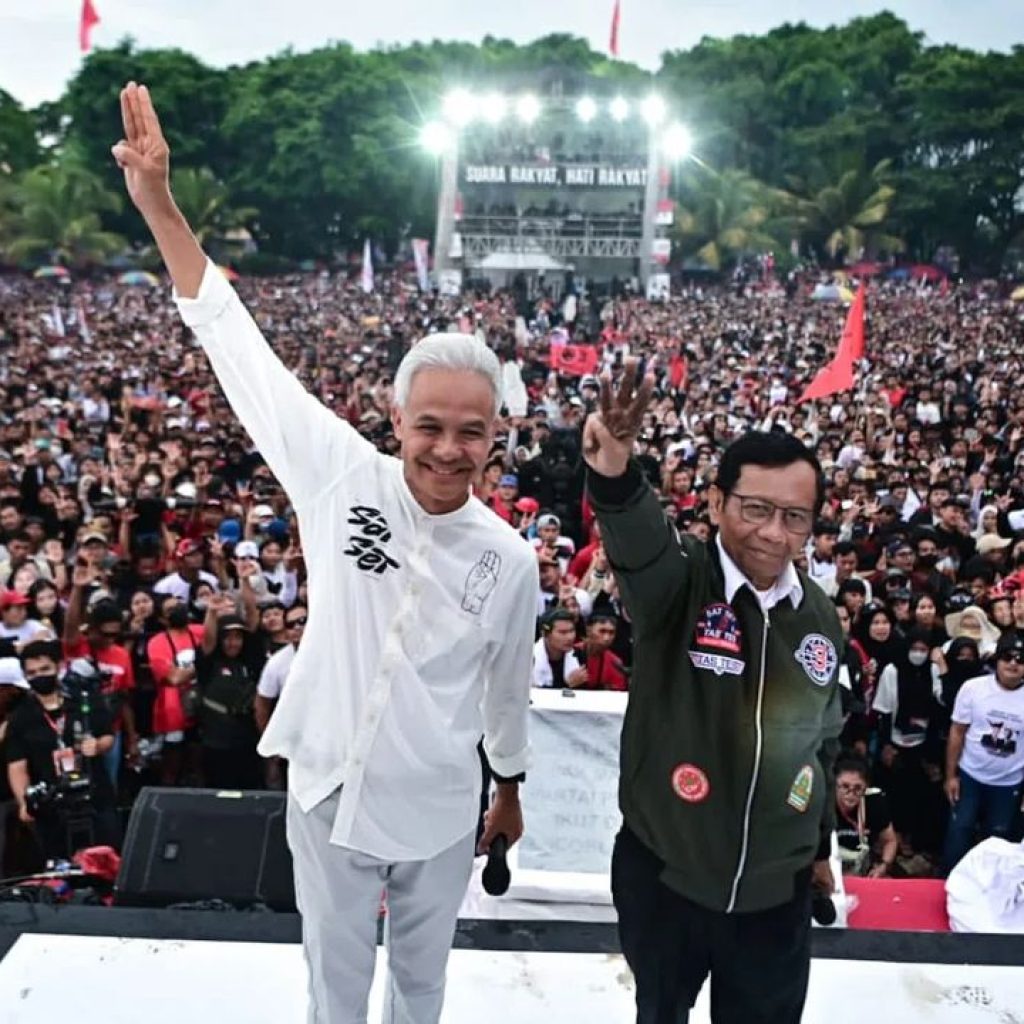 Ganjar-Mahfud menghadiri acara Hajatan Rakyat di Banyuwangi dan optimis hasil survei saat ini meleset. Foto: instagram.com/mohmahfudmd