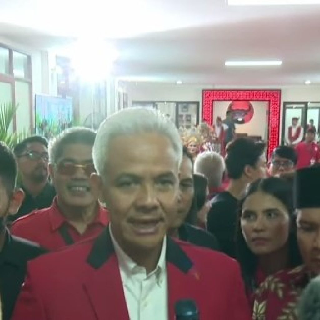 TPN Ganjar-Mahfud minta kemenangan Prabowo-Gibran didiskualifikasi saat gugat hasil Pemilu 2024 ke MK. Foto: Tangkapan layar YouTube PDI Perjuangan