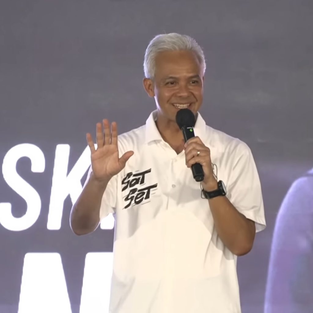 Cerita di balik peluncuran program satu keluarga miskin satu sarjana oleh Ganjar-Mahfud. Foto: Tangkapan Layar YouTube Ganjar Pranowo