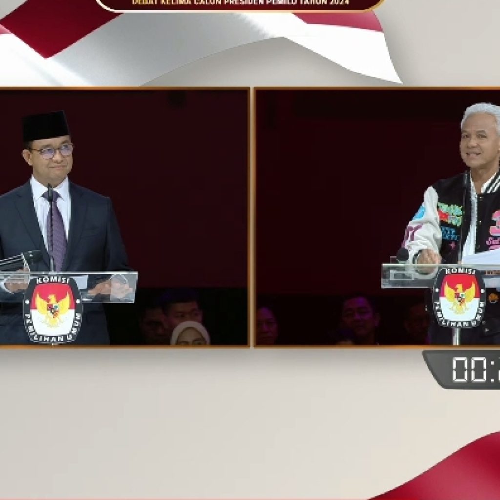 TUTURPEDIA - Debat Capres 2024: Anies dan Ganjar Kompak Soroti UKT Berbasis Pinjol