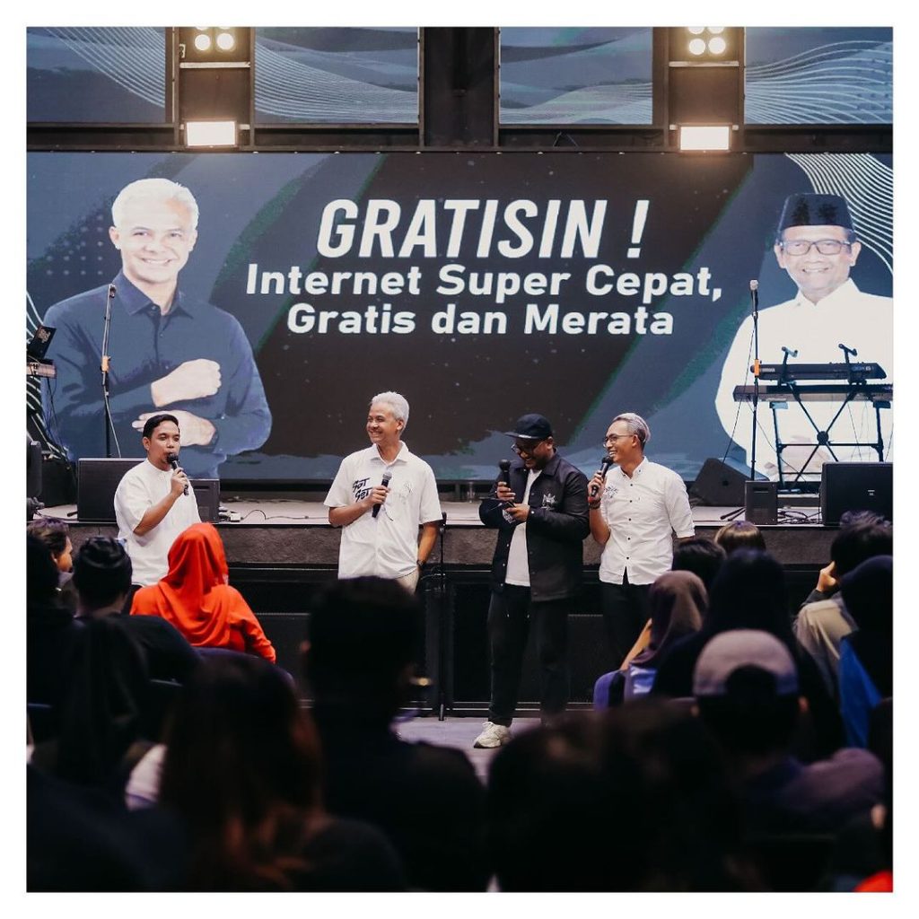 Ganjar saat menghadiri peluncuran program internet gratis. Foto: Instagram.com/ganjar_pranowo