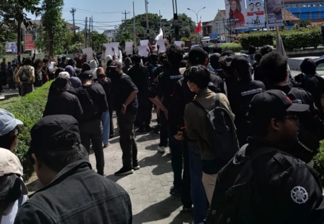 Aksi Gejayan Kembali Memanggil, Ini Sembilan Satire untuk Jokowi 3 TUTURPEDIA - Aksi Gejayan Kembali Memanggil, Ini Sembilan Satire untuk Jokowi