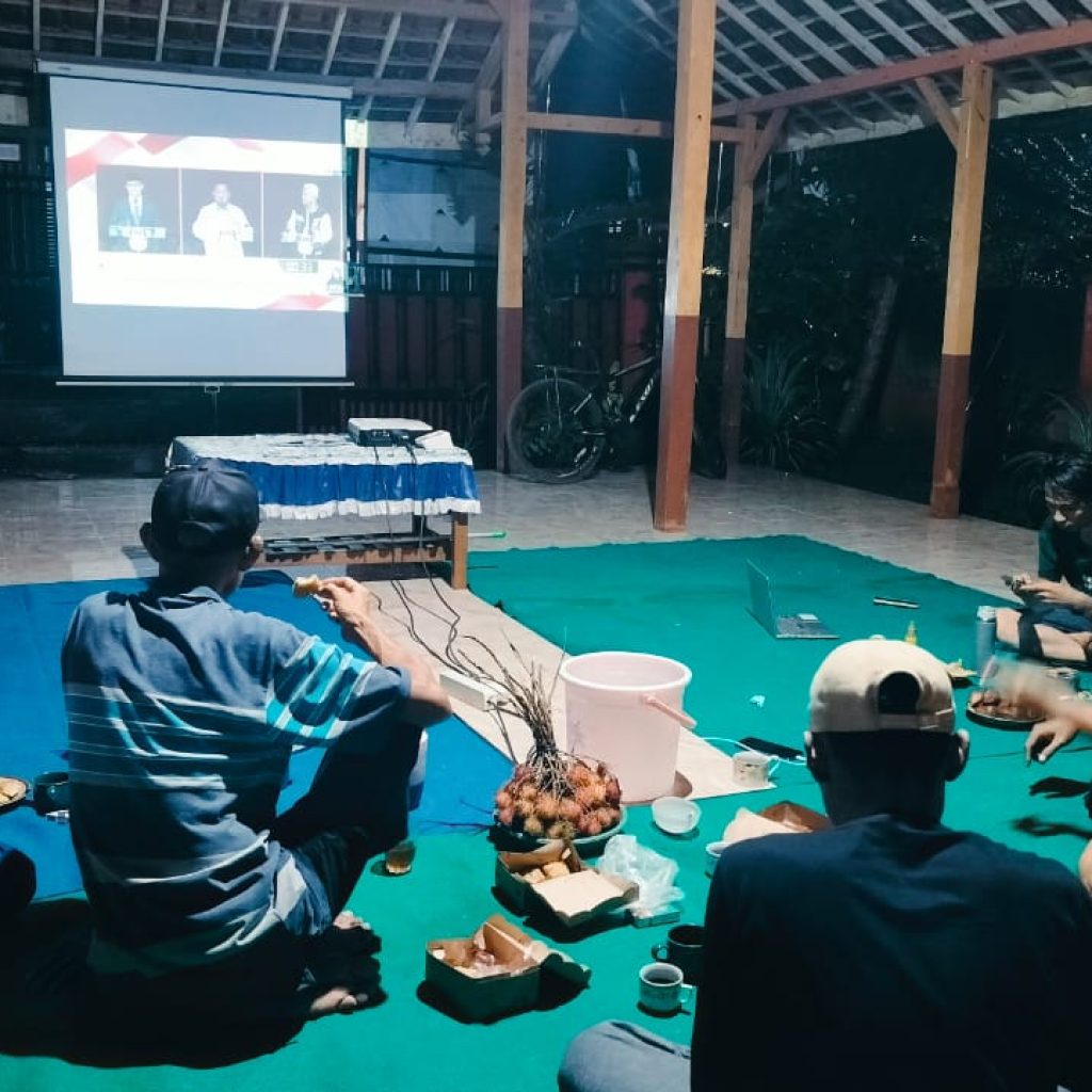 TUTURPEDIA - Gerakan AMIN Muda Blora Adakan Nobar Debat Capres 2024 Kelima di Randublatung