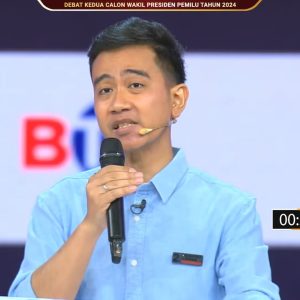 Tanggapi Cuitan Roy Suryo soal Gibran di Debat Cawapres, Ganjar: Mikrofon Memang Ada 3